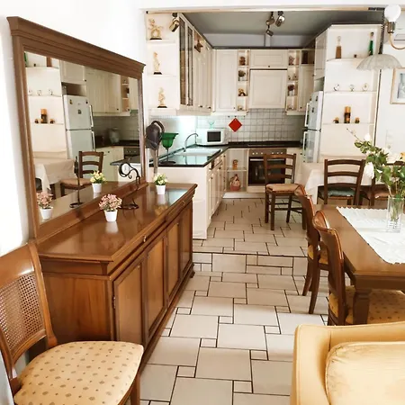 Sunny New Classic House *
