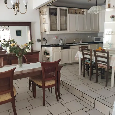 Sunny New Classic House * Kandiye